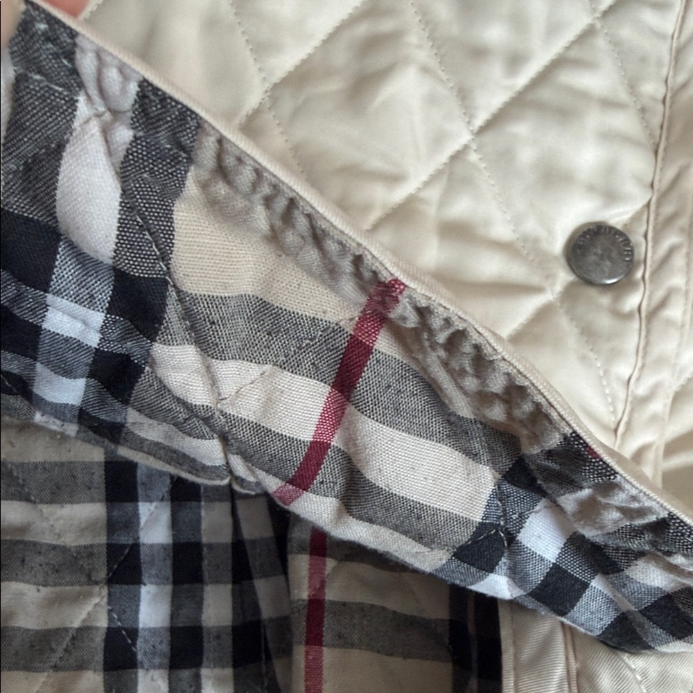Burberry London Women's Quilted Jacket Full Snap Jacket Hooded Size Small - Picture 16 of 16